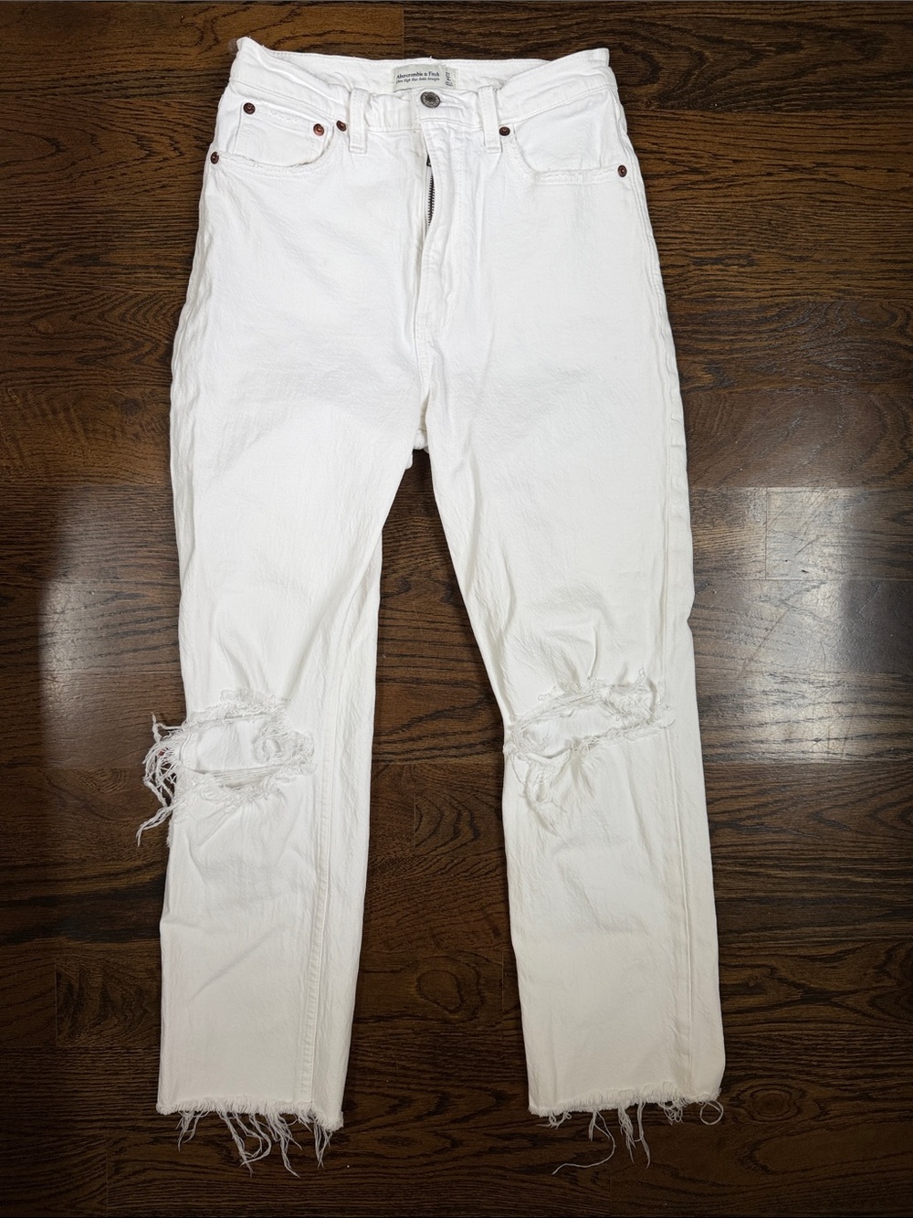 Abercrombie & Fitch High Rise Distressed White Jeans
Size 27